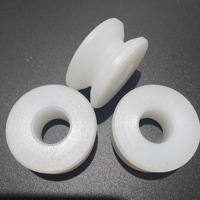 Poulie en plastique PP POM Nylon à rainure en U et V, rouleau en plastique, roue de guidage en nylon pour porte de garage, composants de poulie en plastique – Vente directe usine