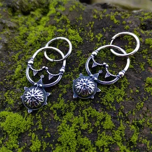 Orecchini da donna in acciaio inossidabile con lunula slava, gioielli norreni, amuleto lunare con granulazione - Product Image 1