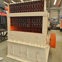 Grande machine industrielle de concassage hydraulique pour roches dures, pierres et minerais, type boîte carrée, capacité 400t/h, grande ouverture d'alimentation, pour l'exploitation minière