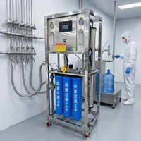 Machine de traitement de l'eau 250LPH 6TPD avec pompe contrôlée par PLC, haute réjection de sel, en acier inoxydable, à châssis ouvert pour eau purifiée