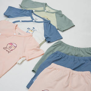 Conjunto de Bebé con Lindo Estampado de Dibujos Animados, Tejido de Punto Suave al Tacto, 95% Modal, 5% Elastano, Transpirable, Manga Corta, Un Solo Botón, Vietnam - Product Image 2