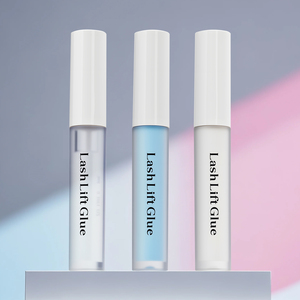 Colle spéciale Plant Fomula pour le repositionnement des cils – FORMULE DOUCE QUI NE DÉTACHE PAS LES CILS, FACILE À NETTOYER - Product Image 1