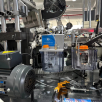 Noyau de chauffage pour machine à fabriquer des gobelets en papier YB-S100 avec moteur et engrenages, PLC et pompe à moteur à engrenages, haute vitesse 100-110 pièces/min