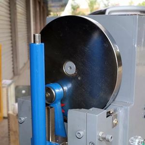 Máquina de Corte de Guillotina Computarizada Industrial para Papel, con Esquinas Redondeadas, Capacidad de 180 Cortes/Hora, Garantía de 4 Años - Product Image 5
