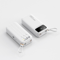 Banque d'alimentation 30000mAh 27000mAh Haute capacité Quatre sorties USB Chargeur portable universel PD20W avec câbles