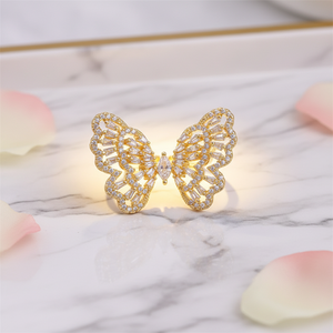 Anillo Ajustable de Mariposa Delicado Chapado en Oro para <span class=keywords><strong>Mujer</strong></span> con Circonita Cúbica Micro Pavé, Anillo de Compromiso de Moda - Product Image 1