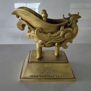 Golden <span class=keywords><strong>Phoenix</strong></span> Wine Zun Ornement en laiton Décoration moulée à la main pour armoire à vin - Product Image 3