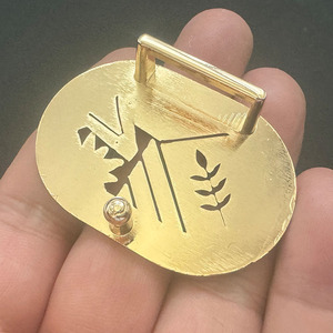 Hebilla de cinturón de metal personalizada Logotipo de marca personalizado de moda Sonrisa Diseño redondo Hebilla de aleación de zinc - Product Image 3