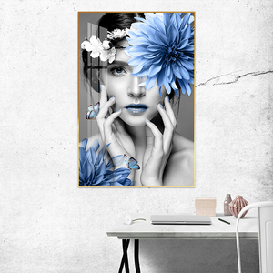 Belle <span class=keywords><strong>femme</strong></span> avec une décoration murale de fleurs bleues et blanches, toile conçue sur toile, <span class=keywords><strong>peinture</strong></span> d'affiche pour <span class=keywords><strong>la</strong></span> décoration de <span class=keywords><strong>la</strong></span> pièce et de <span class=keywords><strong>la</strong></span> maison - Product Image 1
