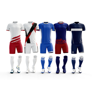 Tenue de football personnalisée de qualité supérieure, coupe classique, 100 % polyester, dernière collection pour hommes - Product Image 3