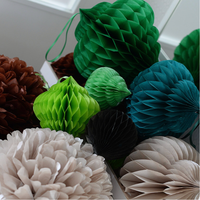 Boules de Noël en papier 3D, décorations suspendues pour sapin de Noël, ornements en papier de soie nid d'abeille pour fêtes de fin d'année et décoration intérieure