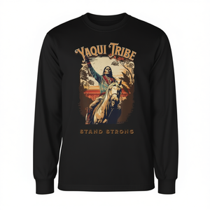 T-shirt promotionnel à manches longues avec motif du chef guerrier de la tribu Yaqui, Indien américain, qui se tient debout et se montre fort - Product Image 2