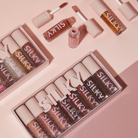 Set de Brillant à Lèvres Personnalisé Haute Pigmentation Brillant et Hydratant Végétalien Longue Tenue Repulpant Gloss Transparent Marque Privée