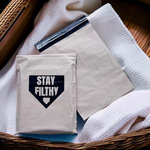 Sacs d'expédition en polymailers pour l'envoi de vêtements, de vêtements et d'accessoires, emballage personnalisé avec logo imprimé, sacs en plastique poly - Product Image 1