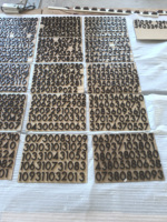 Panneaux de numéros de porte d'hôtel en aluminium peint en gros |   Fabricant de plaques de porte d'hôtel sur mesure de précision