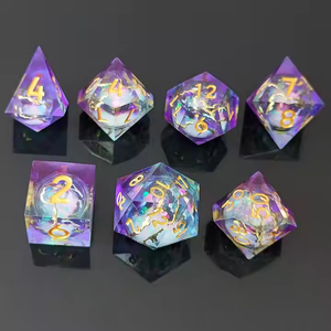Set di Dadi DND da 7 Pezzi in Resina Trasparente con Nucleo Liquido, Effetto Sabbie Mobili Dorate e Argentate, Bordi Affilati, Design Sognante - Product Image 3