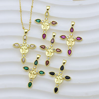 Collier pendentif en laiton plaqué or 18 carats, incrusté de zircons en forme de croix, élégant et subtilement luxueux, pour la vente en gros.
