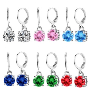 Juego de Aretes Minimalistas de Acero Inoxidable Chapado en Oro con Circonitas de Colores, Regalo de Aniversario - Product Image 4