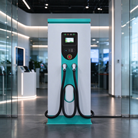 Borne de recharge rapide DC extérieure, unité de chargeur EV à double prise avec écran tactile et arrêt d'urgence, utilisation conviviale