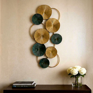 Arte de Pared Circular de Metal de Lujo Ligero, Panel Decorativo de Pared Circular con Diseño de Nervaduras en Verde Dorado para Sala de Estar o Pasillo - Product Image 1