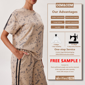 Nuovo Completo Estivo <span class=keywords><strong>da</strong></span> <span class=keywords><strong>Donna</strong></span> in Stile Europeo e Americano: Felpa Sportiva a Maniche Corte con Cappuccio, Top in Rete Strappato e Pantaloni Casual - Product Image 2