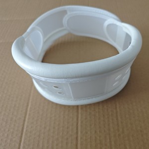 Attelle cervicale ajustable et respirante, dispositif de traction pour le cou, attelle de fixation correctrice à domicile, SML, blanc - Product Image 1