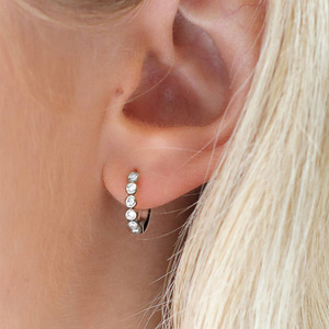 Orecchini a Cerchio con Cristalli Pavé per Donne, Accessori Dolci e Semplici per Uso Quotidiano - Product Image 3