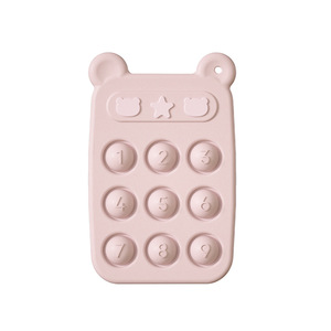 <span class=keywords><strong>Mordedor</strong></span> para Bebés de Silicona Suave de Grado Alimenticio con Diseño de Oso - Ejercicio para Dedos y Botón Masticable para 0-24 Meses - Product Image 5