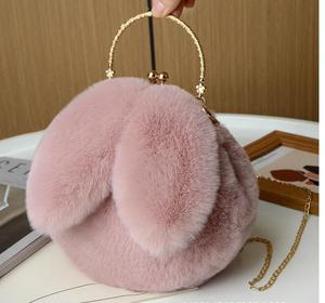 Bolso redondo de piel sintética rosa con correa de cadena dorada y decoraciones florales, bolso de hombro estilo invierno para mujer - Product Image 1