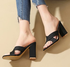 Mules en tricot élastique beige à bout carré et talon bloc, confortables, pour femme, style créateur, idéales pour le bureau - Product Image 4