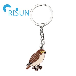 Llavero de halcón pigmeo de esmalte duro suave de Metal de fábrica Llavero de pájaro de oración Llavero de esmalte de halcón de águila calva personalizado - Product Image 2