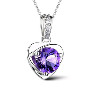 Collana con Ciondolo a Cuore Viola per Donna, Accessorio Quotidiano con Catena per Clavicola - Product Image 1