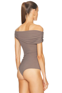 Débardeur sexy d'été pour femme, uni, moulant, respirant, froissé, à épaules dénudées et encolure asymétrique - Product Image 5