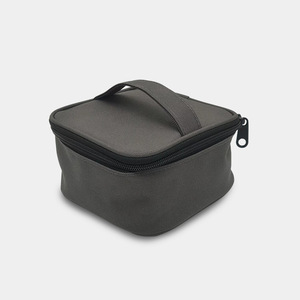 Sac médical pour tensiomètre, petit étui de rangement portable, étanche à la poussière, 14x14x7.5cm, conception avec sangle en T - Product Image 1
