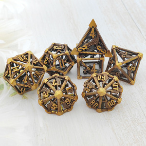 Màu Sắc Cổ Điển Hollow Tròn Vũ Khí Kim Loại Đa Giác Đa Mặt Bán Buôn Xúc Xắc - Product Image 5