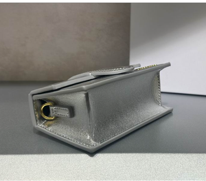 Sacs fourre-tout carrés en vegan doux pour femmes avec imprimé brodé et décorations à rivets, sacs à main de plage - Vente en gros - Product Image 4