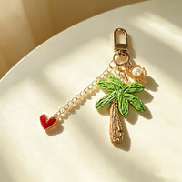 Porte-clés breloque sac en paille tressée thème plage tropicale, avec pendentif cocotier, étoile de mer et perle, ornement fait main multi-styles pour femme