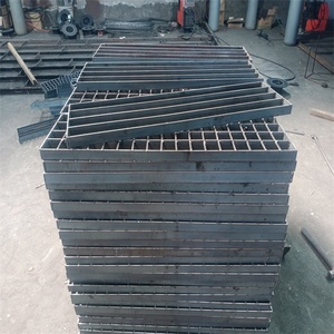 معدن مجلفن من الصلب والألومنيوم والفولاذ المقاوم للصدأ صريف منصة ممر درج معالجته خندق غطاء تصريف مربع سياج ملحوم - Product Image 2