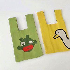 Nouveau sac en crochet japonais de créateur, motif canard de dessin animé, sac à main tricoté floral - Product Image 4