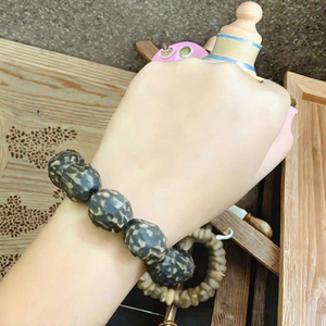 Pulsera de Oud Natural Superior Cuentas de 12-15mm Pulsera de madera de agar de lujo hecha de material Wild Oil Rin - Product Image 1