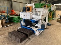 Machine semi-automatique mobile RPT6-30 pour la fabrication de blocs de ponte et de briques en béton avec cycle rapide de 25-30 secondes