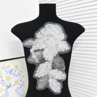 Applique en dentelle brodée de fleurs à sequins et perles blanches pour robe de mariée, robe de mariée, décoration de vêtement