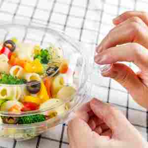 Ensaladera redonda desechable de 24oz con materiales reciclados 100% reciclable Tamper-Evident Clamshell - Product Image 3