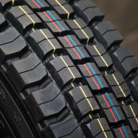 Nouveau pneu radial Howo 295/80R22.5 HK839 en gros pour usine, haute performance technologique, capacité de charge élevée, tout acier