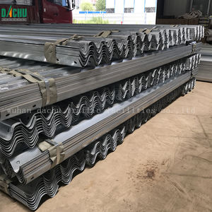 Barrera de barandilla de tres haces de Seguridad de Tráfico corrugado galvanizado de gran oferta para áreas de estacionamiento - Product Image 4