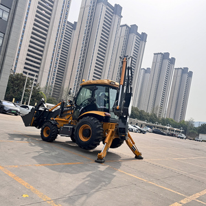 Chargeuse-pelleteuse compacte 4x4 avec moteur Yuchai, provenant d'une usine chinoise, avec brise-roche hydraulique et garantie d'un an - Product Image 1