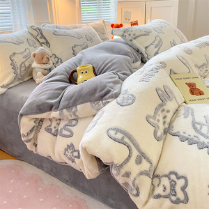 Edredón de 4 piezas de marca barata, funda de edredón con estampado de animales de terciopelo grueso y cálido, juego de cama de invierno - Product Image 1