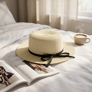 Sombrero de Paja de Ala Ancha para Mujer con Banda Decorada con Flores y Cuentas para Viajes a la Playa - Product Image 4