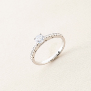 Bestverkochte 18K gouden diamanten ringencollectie: trendy verlovingsringen voor bruiloften & jubilea - Product Image 3