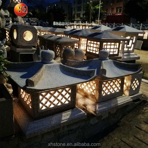 فانوس حديقة زن خارجي يعمل بالطاقة الشمسية مع إضاءة تلقائية، مصنوع من الحجر الطبيعي بتصميم ياباني على شكل باغودا مع إضاءة LED - Product Image 3